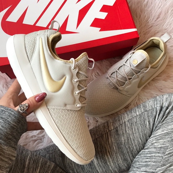 NWT Nike Roshe Two - Picture 2 of 8